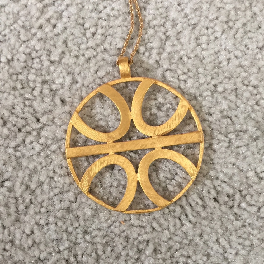 24k Gold Plated Circle Pendant Necklace